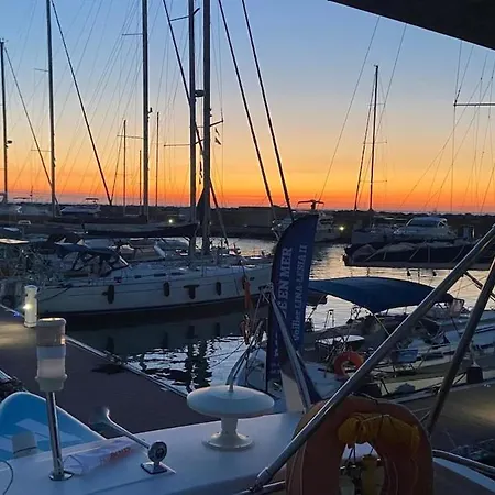 Botel Luxueux Bateau A Quai